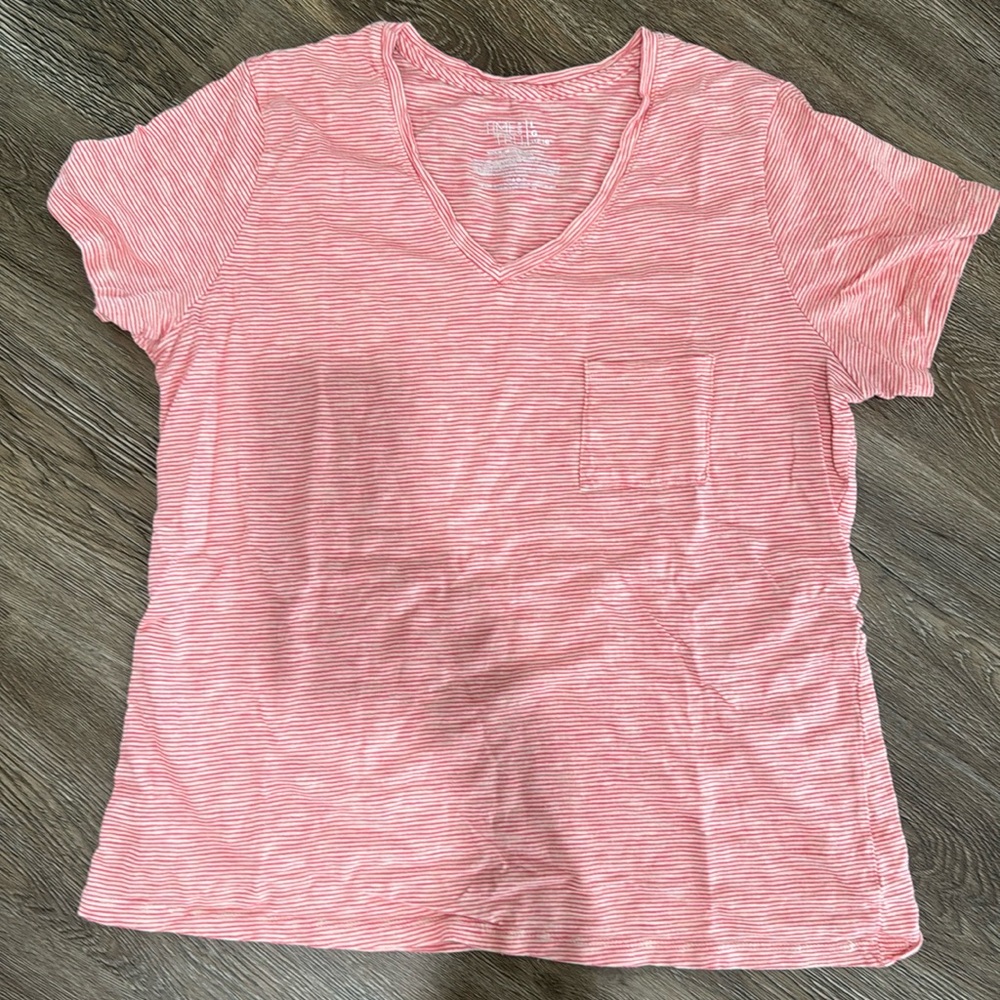 striped v neck tee